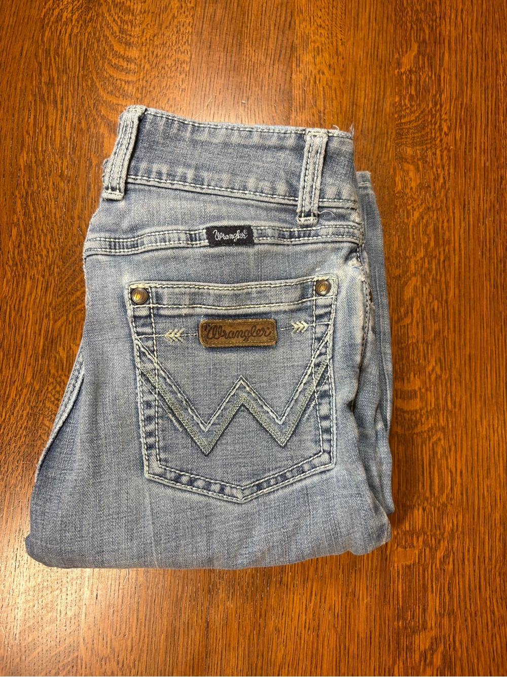 Wrangler Light Blue Denim Jeans with Branded Rivet - Picture 7 of 9
